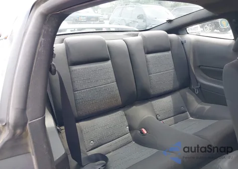 2006 Ford Mustang V6 z USA, uszkodzony, nr VIN 1ZVFT80N365253477